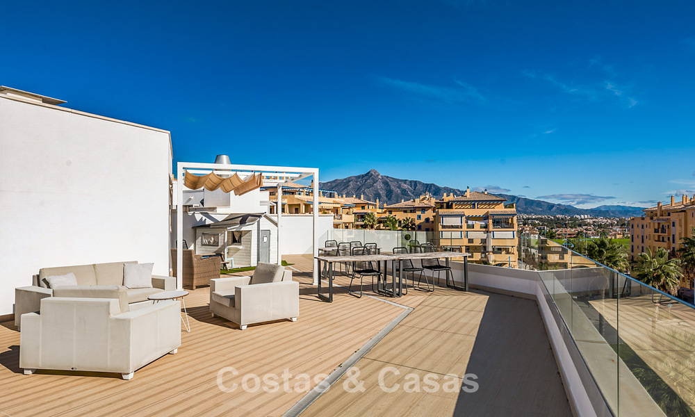 Beachside, contemporary penthouse with large solarium for sale in a modern complex in San Pedro, Marbella 775809
