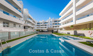 Beachside, contemporary penthouse with large solarium for sale in a modern complex in San Pedro, Marbella 775814 