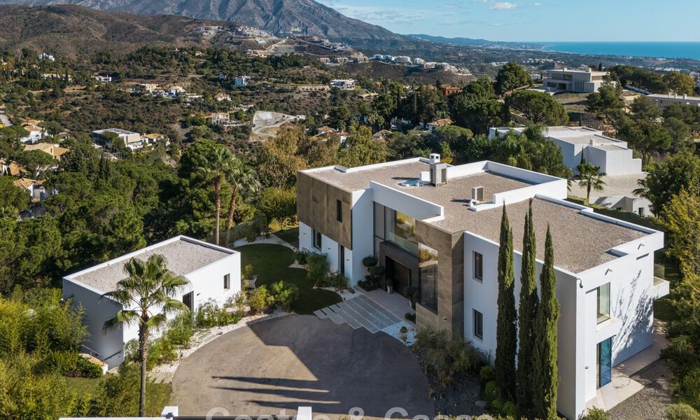 Modernist luxury villa with sea views for sale in the exclusive and secure area of El Madroñal, Marbella - Benahavis 775892