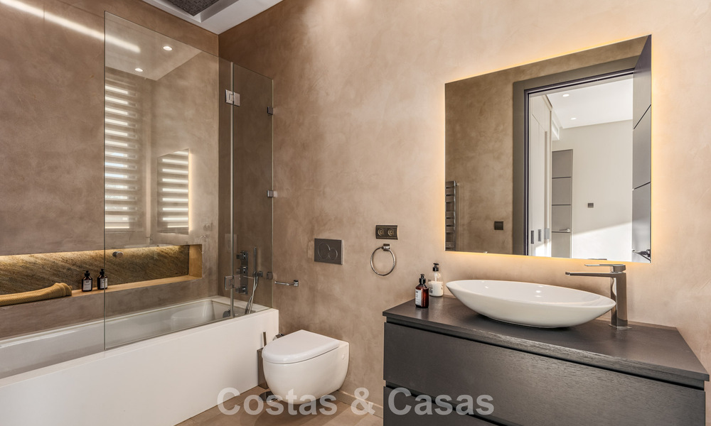 Modernist luxury villa with sea views for sale in the exclusive and secure area of El Madroñal, Marbella - Benahavis 775898