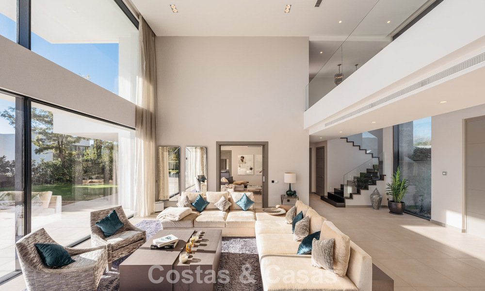 Modernist luxury villa with sea views for sale in the exclusive and secure area of El Madroñal, Marbella - Benahavis 775908