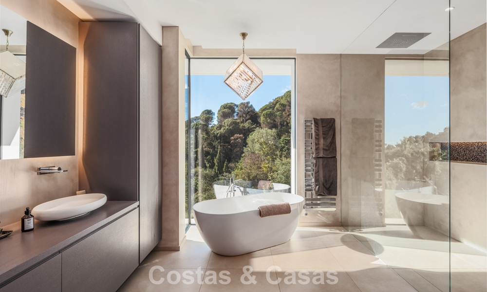 Modernist luxury villa with sea views for sale in the exclusive and secure area of El Madroñal, Marbella - Benahavis 775911