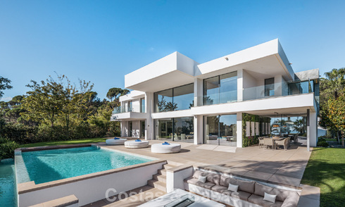 Modernist luxury villa with sea views for sale in the exclusive and secure area of El Madroñal, Marbella - Benahavis 775916