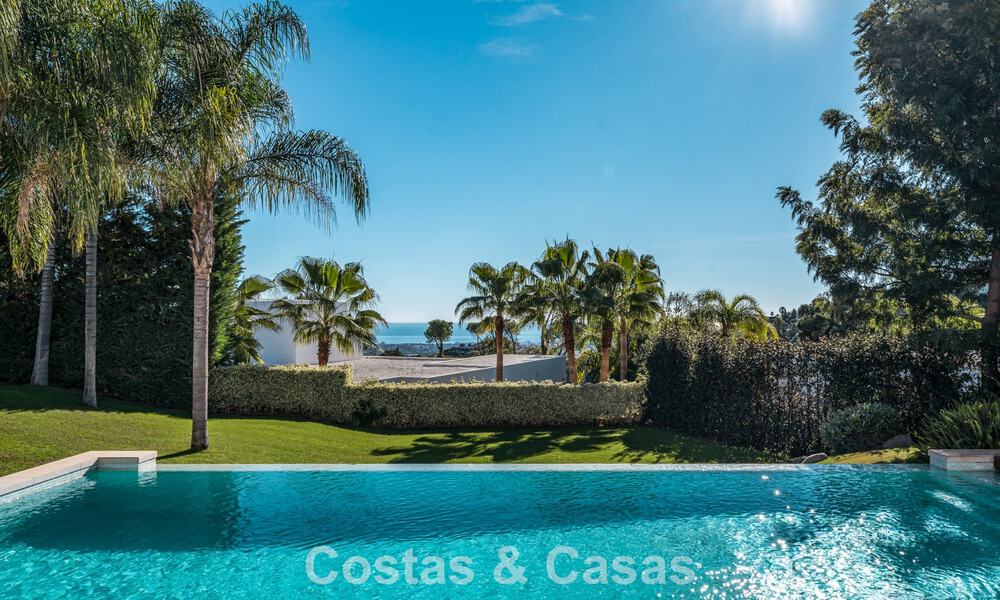 Modernist luxury villa with sea views for sale in the exclusive and secure area of El Madroñal, Marbella - Benahavis 775921