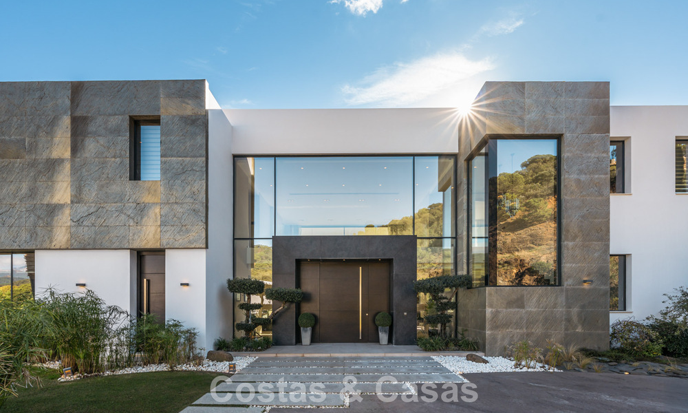 Modernist luxury villa with sea views for sale in the exclusive and secure area of El Madroñal, Marbella - Benahavis 775922