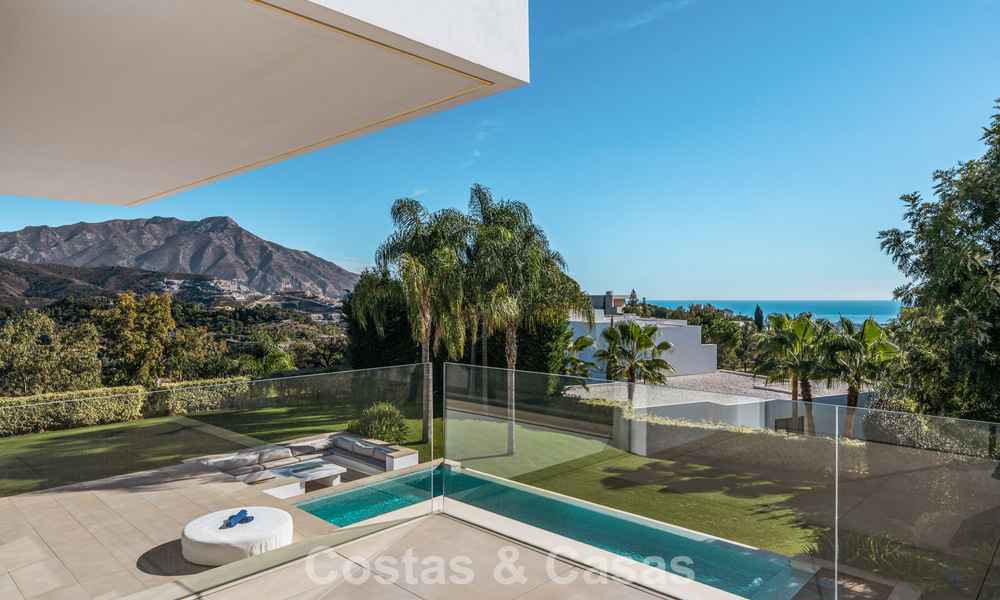 Modernist luxury villa with sea views for sale in the exclusive and secure area of El Madroñal, Marbella - Benahavis 775923