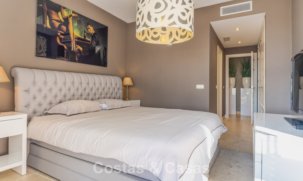 Stunning penthouse with panoramic views for sale in a gated complex of Marbella - Benahavis 775854