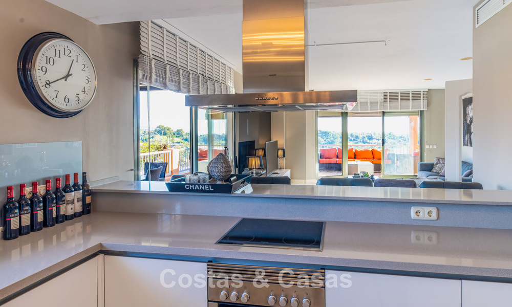Stunning penthouse with panoramic views for sale in a gated complex of Marbella - Benahavis 775855
