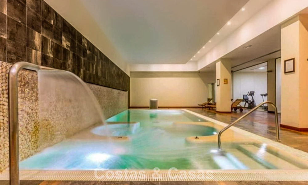 Stunning penthouse with panoramic views for sale in a gated complex of Marbella - Benahavis 775856