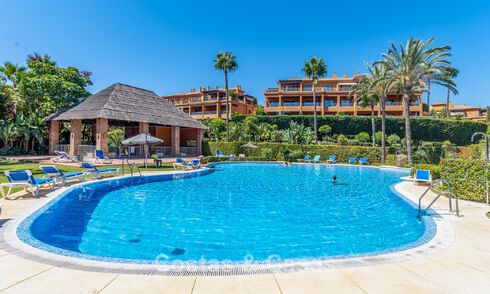 Stunning penthouse with panoramic views for sale in a gated complex of Marbella - Benahavis 775857
