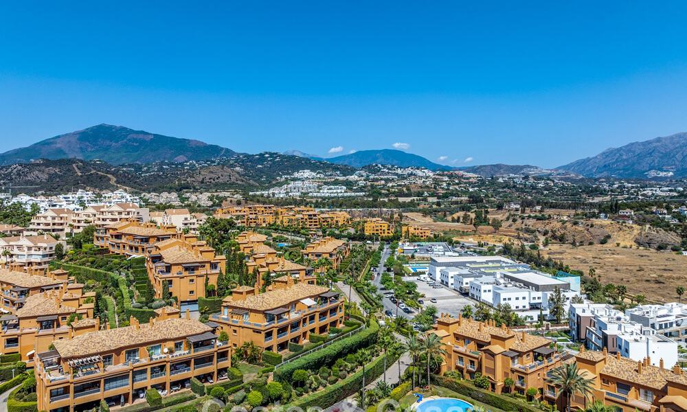 Stunning penthouse with panoramic views for sale in a gated complex of Marbella - Benahavis 775858