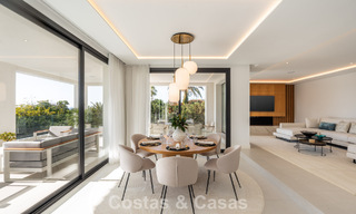 Luxuriously renovated villa for sale just a stone's throw from the beach in East Marbella 776381 