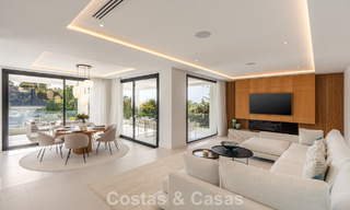 Luxuriously renovated villa for sale just a stone's throw from the beach in East Marbella 776382 