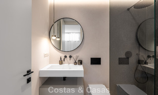 Luxuriously renovated villa for sale just a stone's throw from the beach in East Marbella 776390 