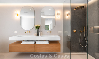 Luxuriously renovated villa for sale just a stone's throw from the beach in East Marbella 776398 