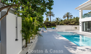 Luxuriously renovated villa for sale just a stone's throw from the beach in East Marbella 776407 