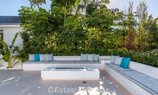 Luxuriously renovated villa for sale just a stone's throw from the beach in East Marbella 776408 