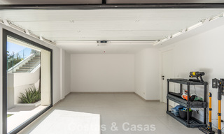 Luxuriously renovated villa for sale just a stone's throw from the beach in East Marbella 776412 