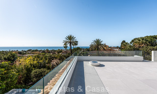 Luxuriously renovated villa for sale just a stone's throw from the beach in East Marbella 776416 