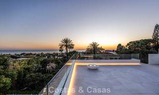Luxuriously renovated villa for sale just a stone's throw from the beach in East Marbella 776417 