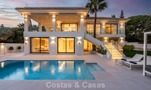 Luxuriously renovated villa for sale just a stone's throw from the beach in East Marbella 776421
