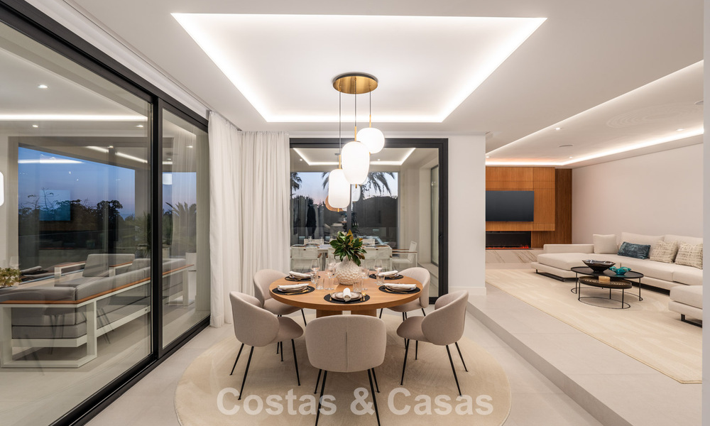 Luxuriously renovated villa for sale just a stone's throw from the beach in East Marbella 776430