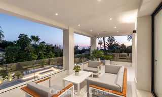Luxuriously renovated villa for sale just a stone's throw from the beach in East Marbella 776431 