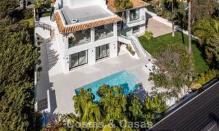 Luxuriously renovated villa for sale just a stone's throw from the beach in East Marbella 776441 