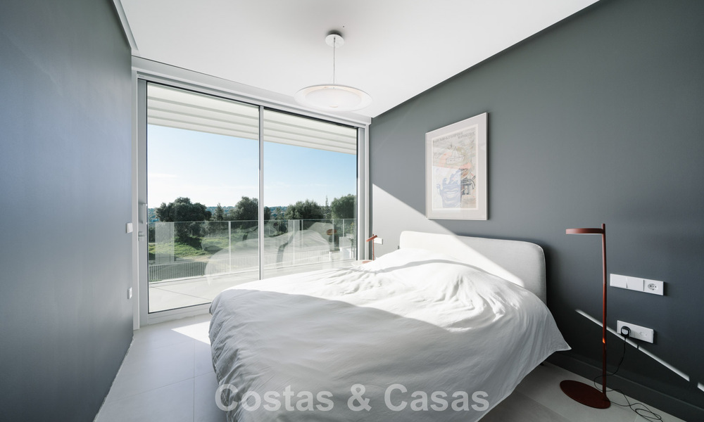 Semi-detached house for sale, frontline golf, in a gated community of Sotogrande, Costa del Sol 775989