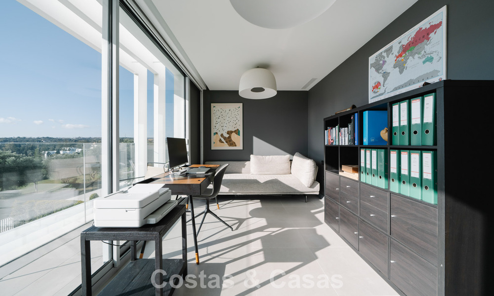 Semi-detached house for sale, frontline golf, in a gated community of Sotogrande, Costa del Sol 775992