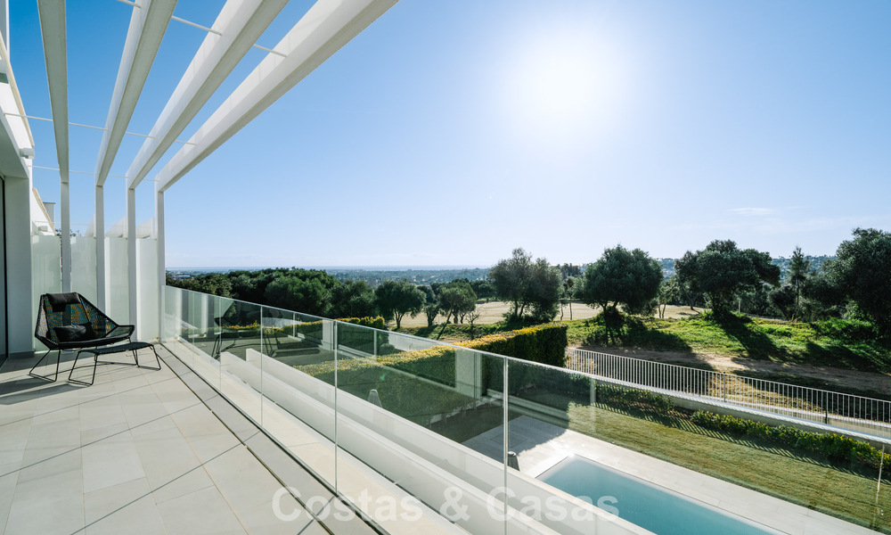 Semi-detached house for sale, frontline golf, in a gated community of Sotogrande, Costa del Sol 776003