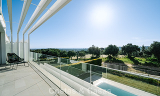 Semi-detached house for sale, frontline golf, in a gated community of Sotogrande, Costa del Sol 776003 