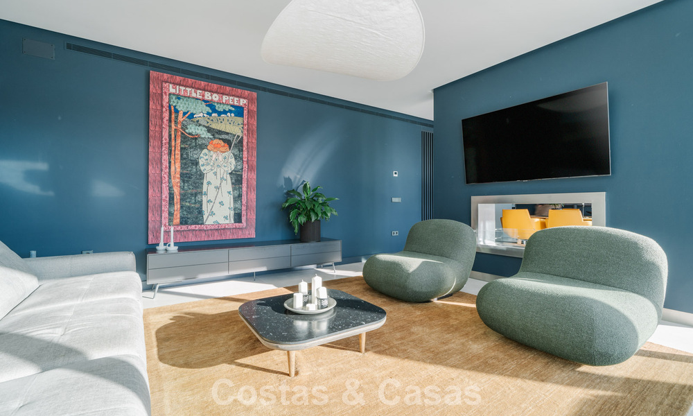 Semi-detached house for sale, frontline golf, in a gated community of Sotogrande, Costa del Sol 776005