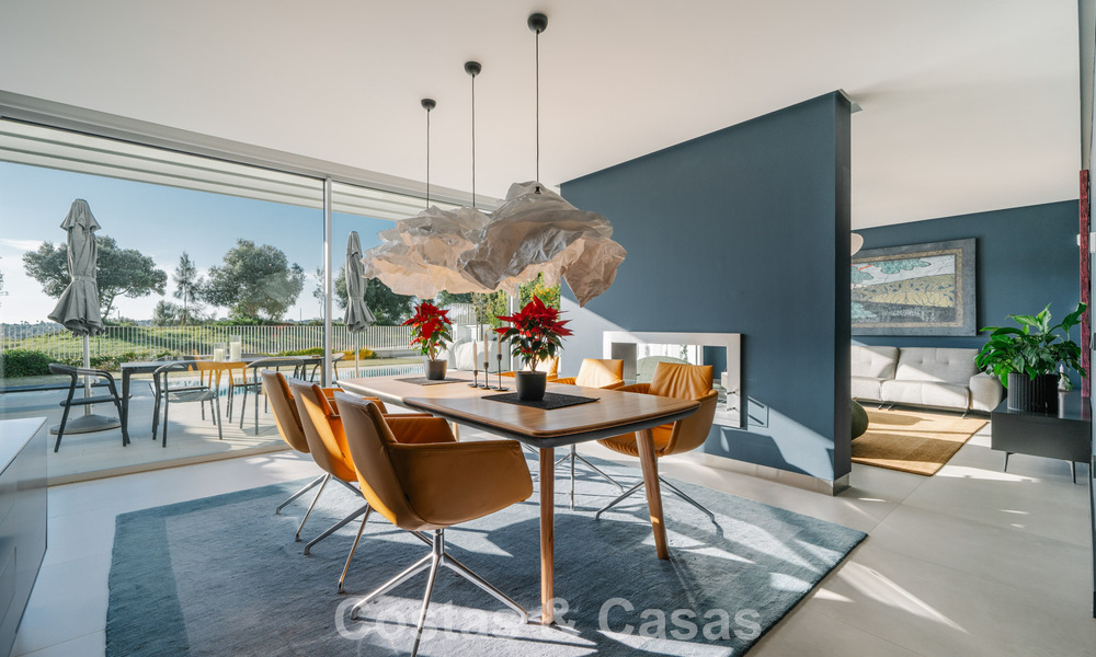 Semi-detached house for sale, frontline golf, in a gated community of Sotogrande, Costa del Sol 776006
