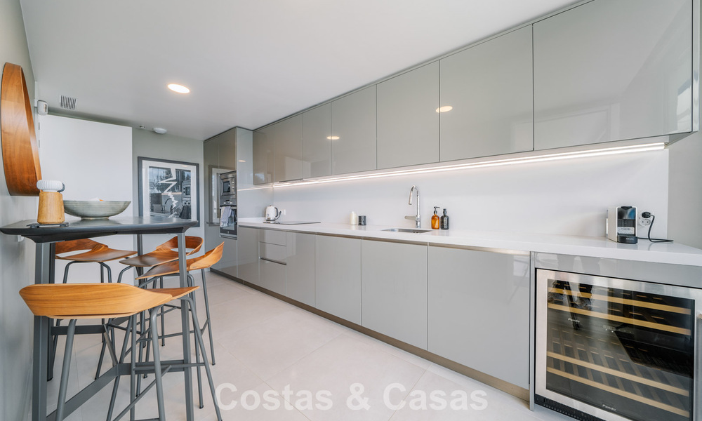 Semi-detached house for sale, frontline golf, in a gated community of Sotogrande, Costa del Sol 776010