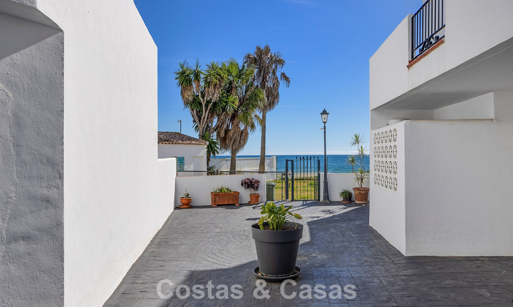 Spacious townhouse for sale in a beachfront complex on the New Golden Mile between Marbella and Estepona 776025