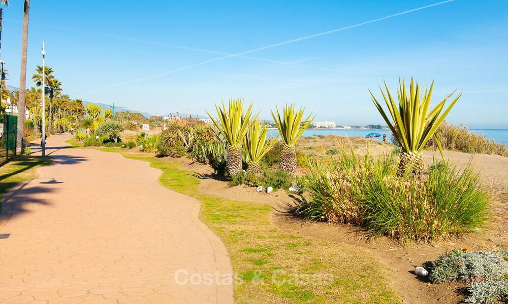 Spacious townhouse for sale in a beachfront complex on the New Golden Mile between Marbella and Estepona 776188