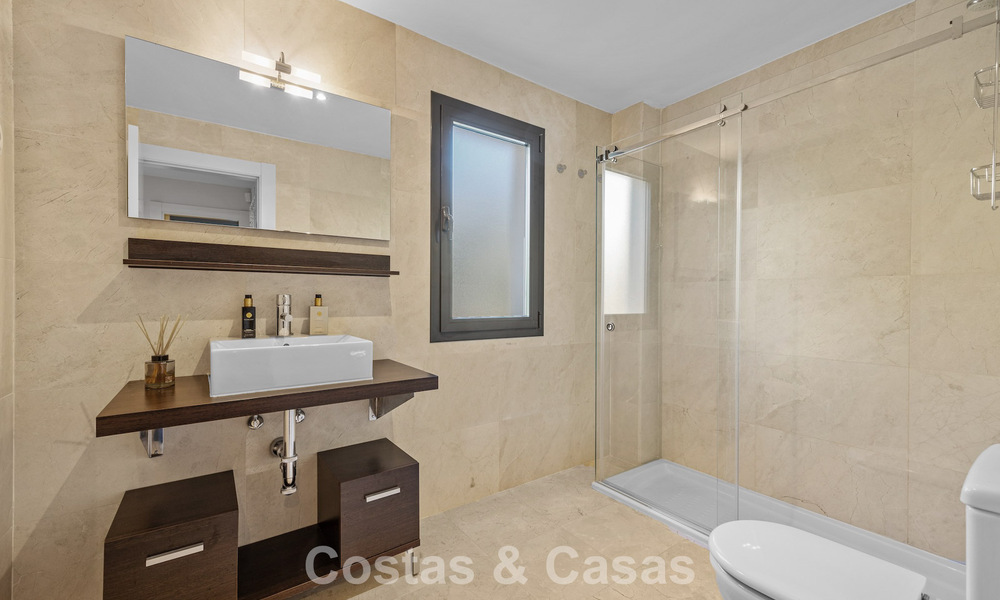Luxury apartment for sale in the prestigious 5* Los Flamingos Golf Resort on the New Golden Mile, Marbella - Benahavis 776120