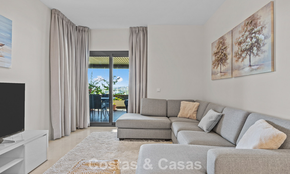 Luxury apartment for sale in the prestigious 5* Los Flamingos Golf Resort on the New Golden Mile, Marbella - Benahavis 776122