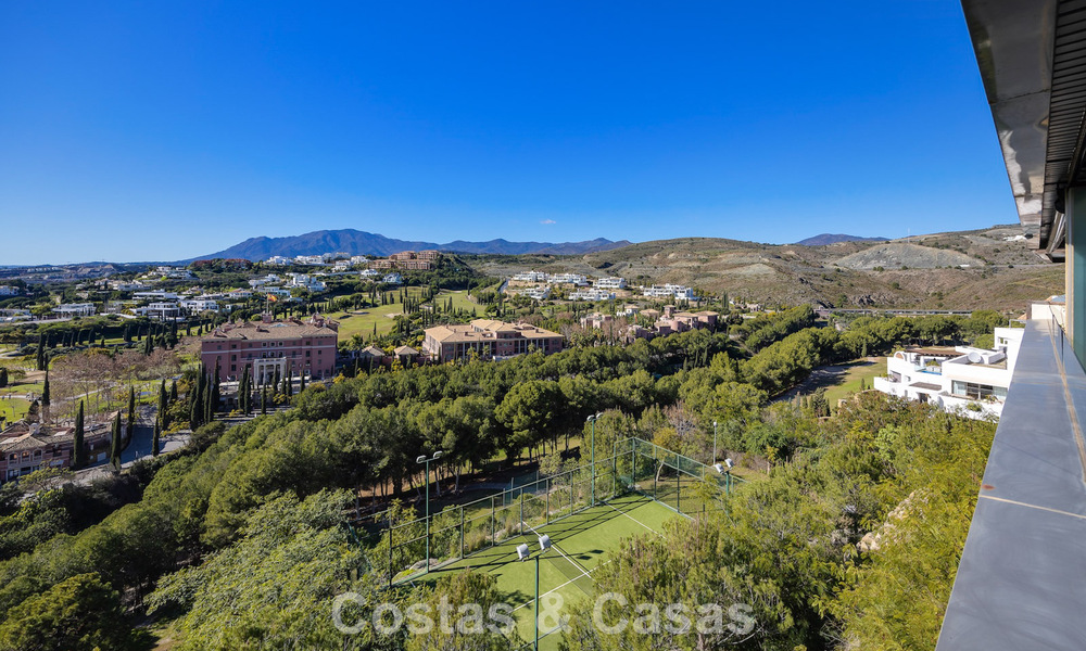 Luxury apartment for sale in the prestigious 5* Los Flamingos Golf Resort on the New Golden Mile, Marbella - Benahavis 776123