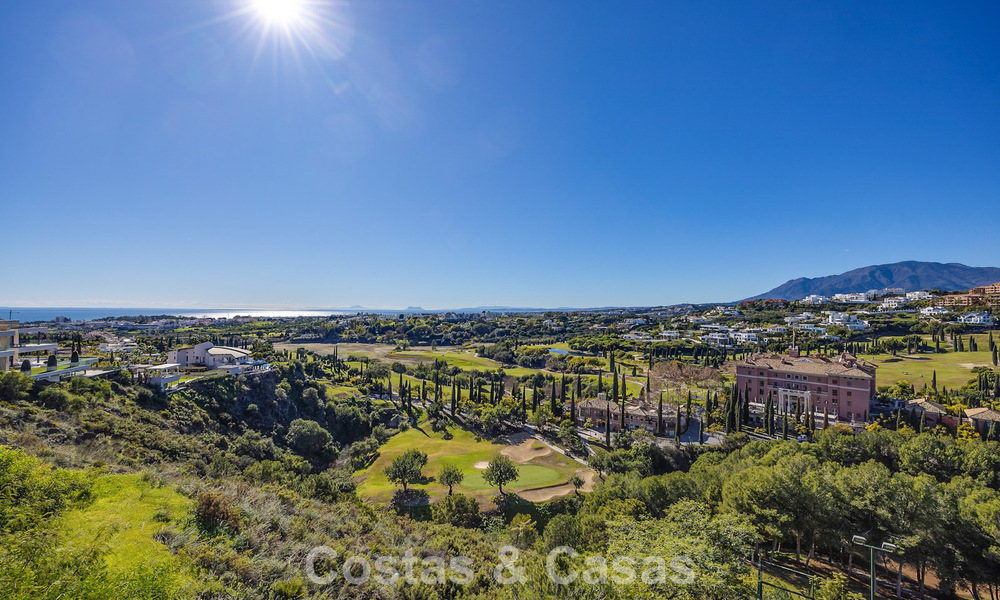 Luxury apartment for sale in the prestigious 5* Los Flamingos Golf Resort on the New Golden Mile, Marbella - Benahavis 776126