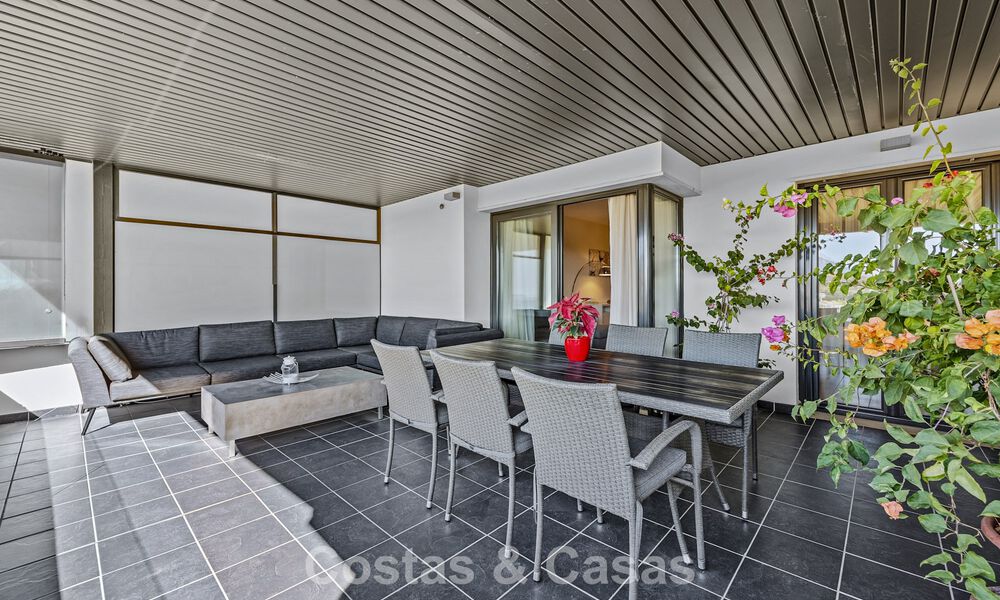 Luxury apartment for sale in the prestigious 5* Los Flamingos Golf Resort on the New Golden Mile, Marbella - Benahavis 776127