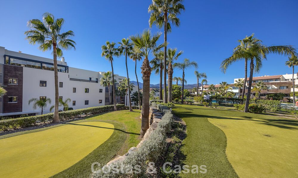 Luxury apartment for sale in the prestigious 5* Los Flamingos Golf Resort on the New Golden Mile, Marbella - Benahavis 776136