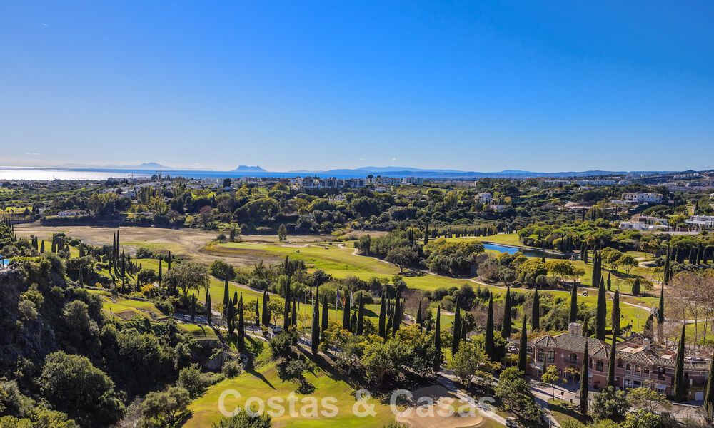 Luxury apartment for sale in the prestigious 5* Los Flamingos Golf Resort on the New Golden Mile, Marbella - Benahavis 776137