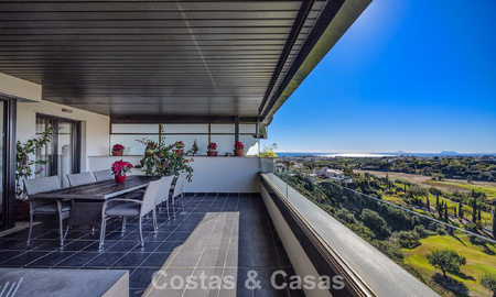 Luxury apartment for sale in the prestigious 5* Los Flamingos Golf Resort on the New Golden Mile, Marbella - Benahavis 776138