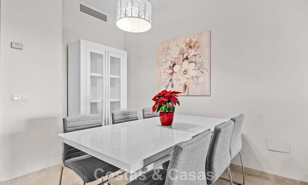 Luxury apartment for sale in the prestigious 5* Los Flamingos Golf Resort on the New Golden Mile, Marbella - Benahavis 776140