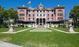 Contemporary golf apartments for sale in a 5-star golf resort, New Golden Mile, Marbella - Benahavís 807051 