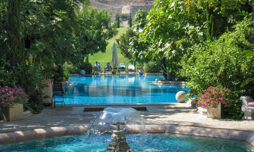 Contemporary golf apartments for sale in a 5-star golf resort, New Golden Mile, Marbella - Benahavís 807053