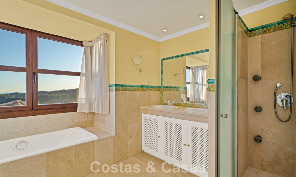 Spanish townhouse with sea views for sale in a quiet, gated community in the hills of Benahavis - Marbella 776235