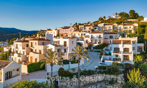 Spanish townhouse with sea views for sale in a quiet, gated community in the hills of Benahavis - Marbella 776240